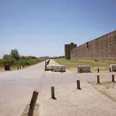 La Porte De Mamé Au Coeur Des Remparts Avec Garage Privatif Aigues-Mortes